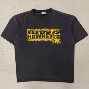 Vintage 2001 NCAA Iowa Hawkeyes Wrestling Championships Rare T Shirt XL
